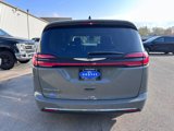 Used 2023 Chrysler Pacifica Touring-L image 6