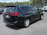 New 2025 Chrysler Pacifica Select image 3