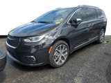 Used 2021 Chrysler Pacifica Limited w/ Uconnect Theater Family Group image 3