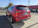 Used 2017 Nissan Rogue SV image 2