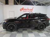 Used 2023 Toyota Highlander XSE image 2
