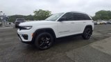 Used 2025 Jeep Grand Cherokee Limited w/ Black Appearance Package image 4