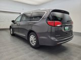 Used 2019 Chrysler Pacifica Touring-L image 5