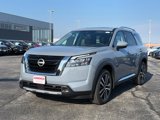 New 2025 Nissan Pathfinder Platinum image 2