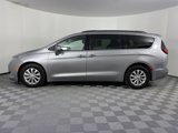 Used 2017 Chrysler Pacifica Touring-L image 5
