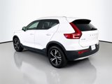 Used 2025 Volvo XC40 B5 Core image 3