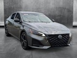 Used 2023 Nissan Altima 2.5 SR w/ SR Premium Package image 3
