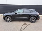 Used 2025 Porsche Macan image 2