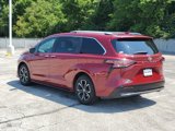 Certified 2025 Toyota Sienna Platinum image 3