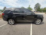Used 2017 Ford Explorer XLT w/ Equipment Group 202A image 5