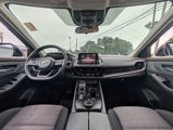 Used 2021 Nissan Rogue SV image 2