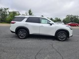 New 2025 Nissan Pathfinder SL w/ SL Premium Package image 2