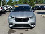 Used 2023 Chrysler Pacifica Limited image 2