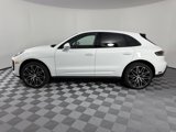 Certified 2025 Porsche Macan image 2