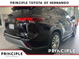 New 2025 Toyota Highlander Platinum image 5