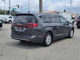 Used 2023 Chrysler Pacifica Touring-L image 5