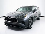 Used 2023 Toyota Highlander XLE image 3