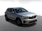 Used 2024 Volvo XC40 B5 Core image 2