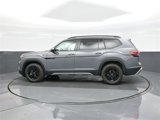 New 2025 Volkswagen Atlas Peak Edition SE image 4