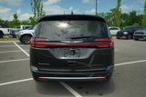 Used 2023 Chrysler Pacifica Touring-L image 4