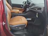 Used 2023 Chrysler Pacifica Pinnacle image 2
