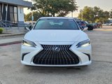 Used 2024 Lexus ES 300h w/ Luxury Package image 2