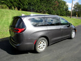 Used 2021 Chrysler Pacifica Touring-L image 3
