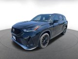Used 2024 Toyota Highlander XSE image 2