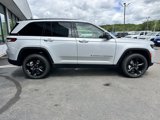 New 2025 Jeep Grand Cherokee Altitude image 4