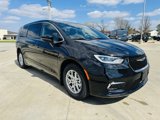 New 2025 Chrysler Pacifica Select image 2