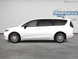 New 2025 Chrysler Pacifica Select image 3