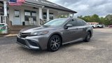 Used 2022 Toyota Camry SE w/ Carpet Mat Package (TMS) image 2