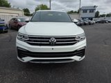 Used 2024 Volkswagen Tiguan SEL R-Line image 2