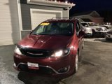 Used 2017 Chrysler Pacifica Touring-L image 2