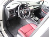 Used 2025 Porsche Macan image 5