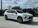 Used 2025 Buick Enclave Avenir image 4