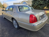 Used 2005 Lincoln Town Car Signature Limited image 5