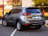 Used 2018 Nissan Rogue SV image 2