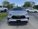 Used 2022 Toyota Highlander XLE image 2
