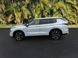 New 2025 Mitsubishi Outlander SE image 2
