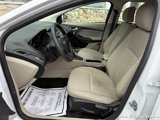 Used 2017 Ford Focus SE image 3