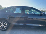 Used 2017 Volkswagen Jetta SE image 4