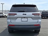 Used 2023 Jeep Grand Cherokee L Laredo image 5