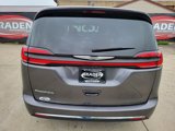 Used 2023 Chrysler Pacifica Touring-L image 6