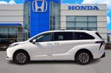 Used 2023 Toyota Sienna LE image 3