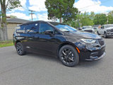 New 2026 Chrysler Pacifica Limited image 3