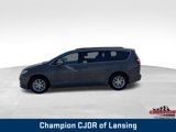 Used 2022 Chrysler Pacifica Touring-L image 4