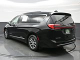 Used 2024 Chrysler Pacifica Pinnacle image 4