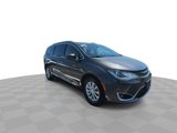 Used 2018 Chrysler Pacifica Touring-L Plus image 2