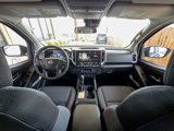 Used 2025 Nissan Frontier SV w/ SV Convenience Package image 2